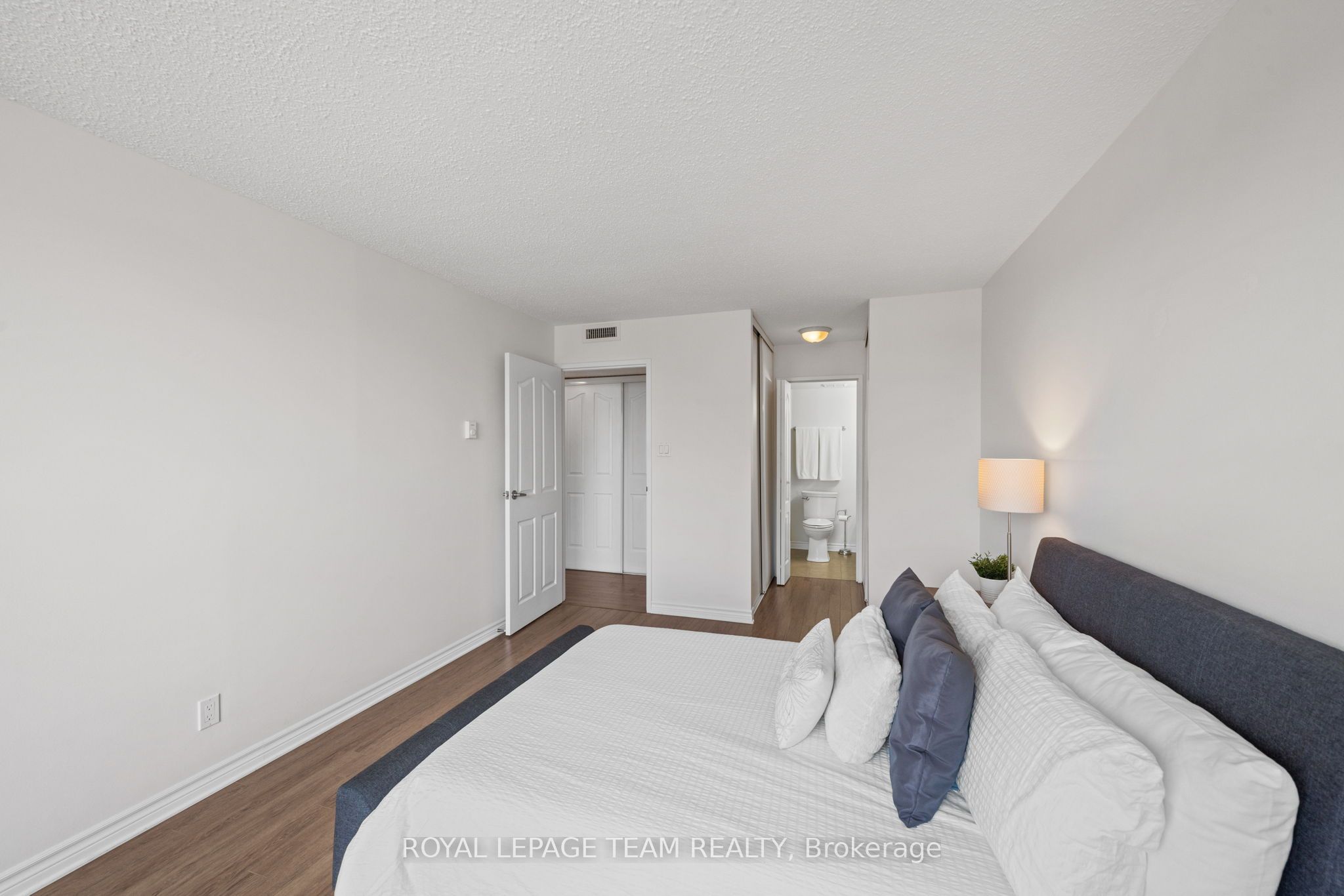 200 Lafontaine Avenue 1003 Property Photo 29