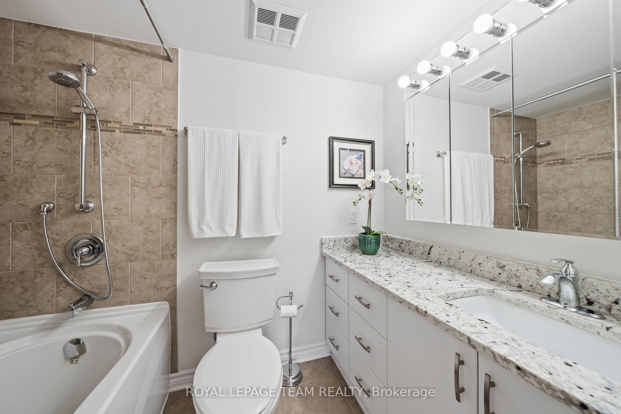 200 Lafontaine Avenue 1003 Property Photo 30