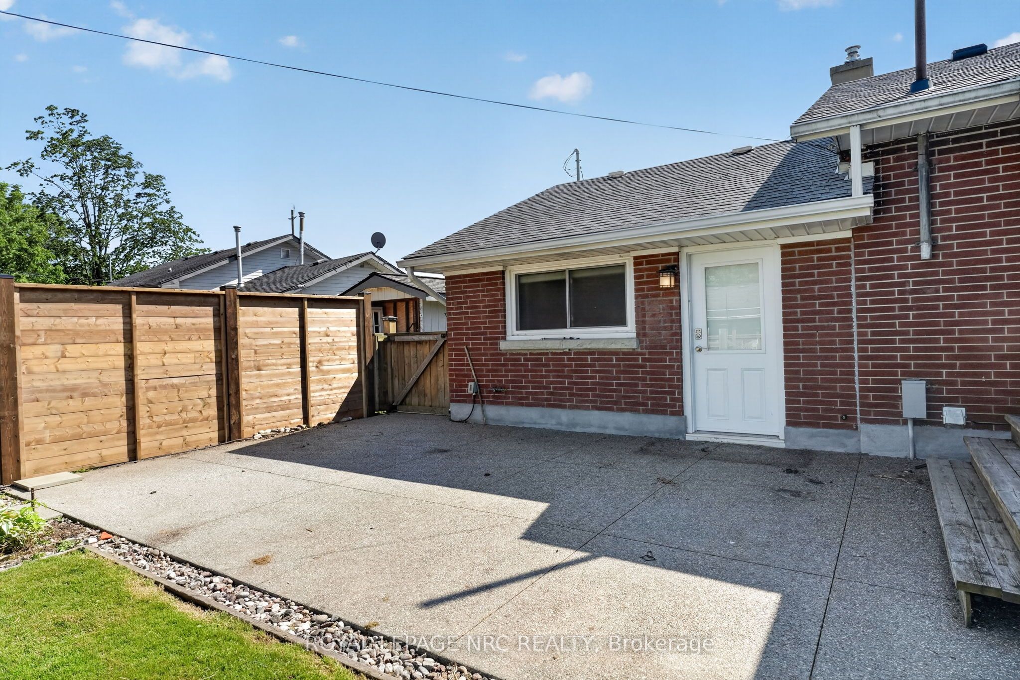 16 Ferguson Avenue Property Photo 42