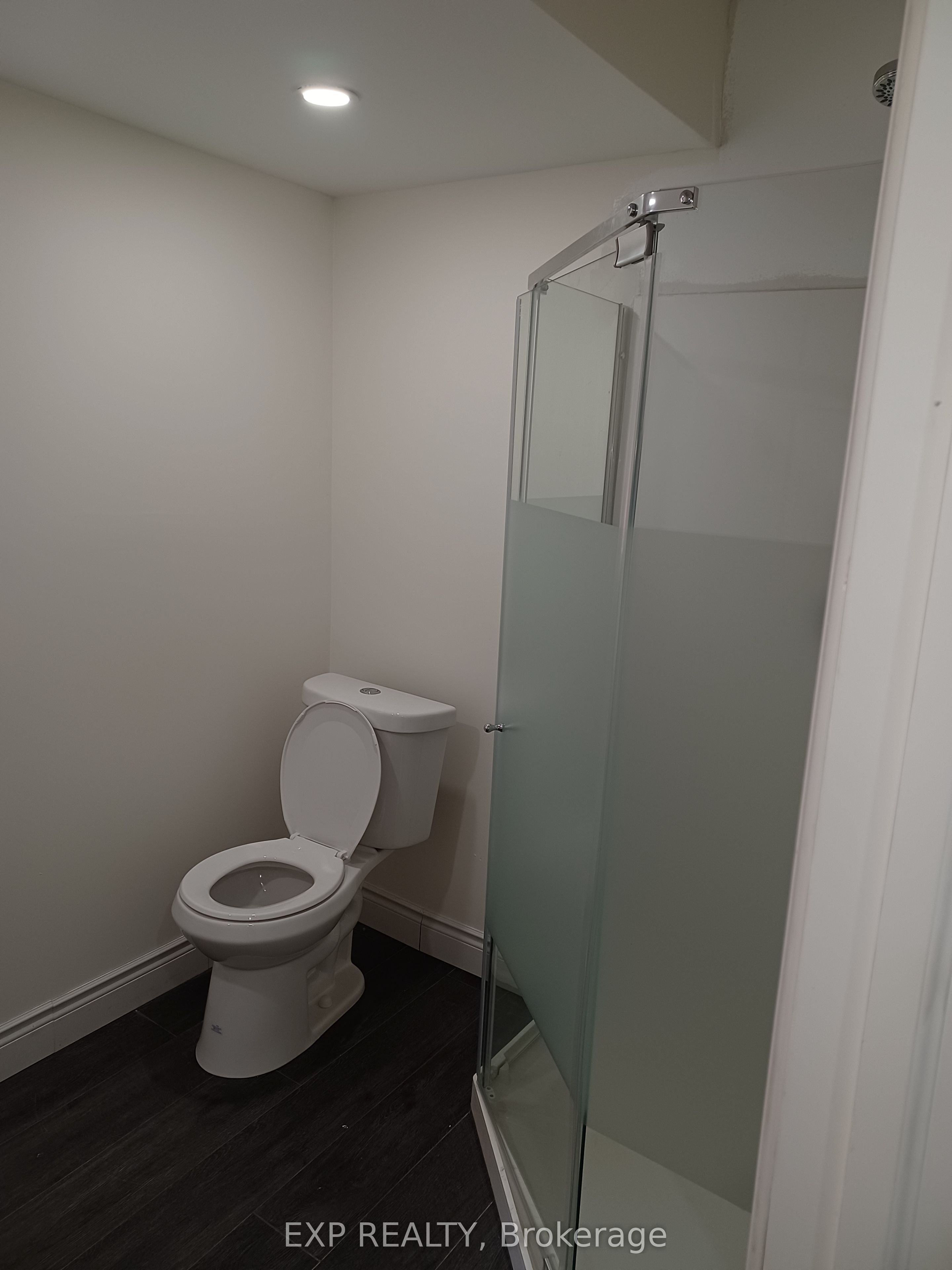 143 Sherman Avenue N Property Photo 3