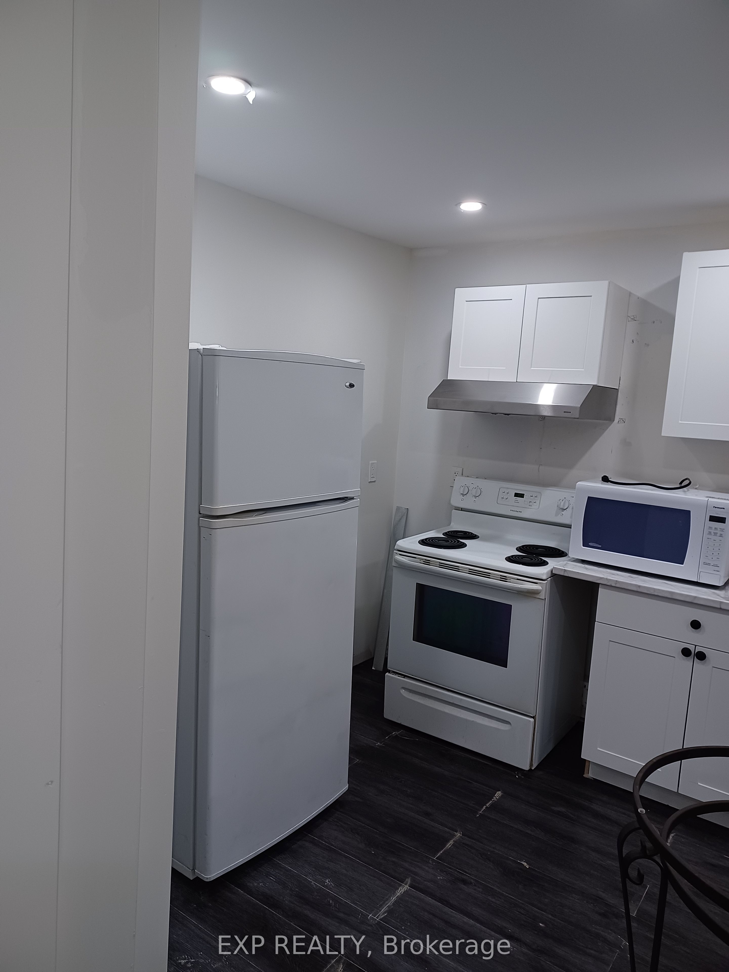 143 Sherman Avenue N Property Photo 5