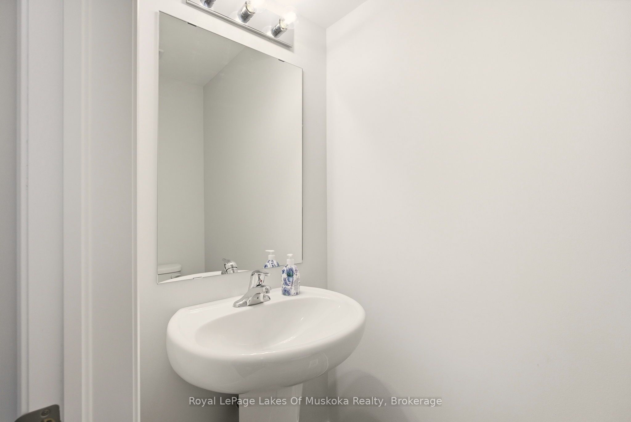 17 Mcconnell Crescent Property Photo 6