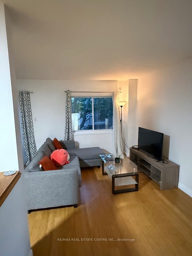 185 Highland Crescent 1 Property Photo 5