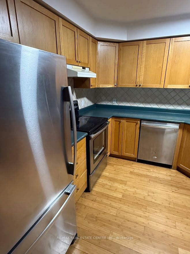 185 Highland Crescent 1 Property Photo 6