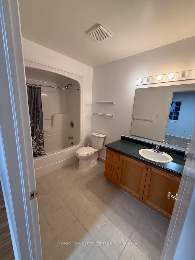 185 Highland Crescent 1 Property Photo 11