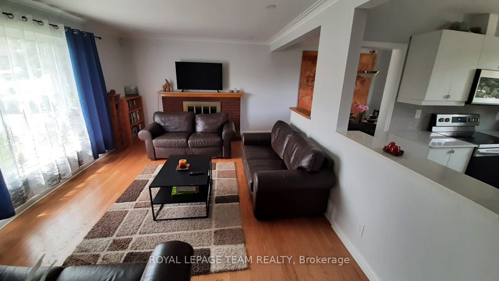 1015 Pinecrest Road Property Photo 2