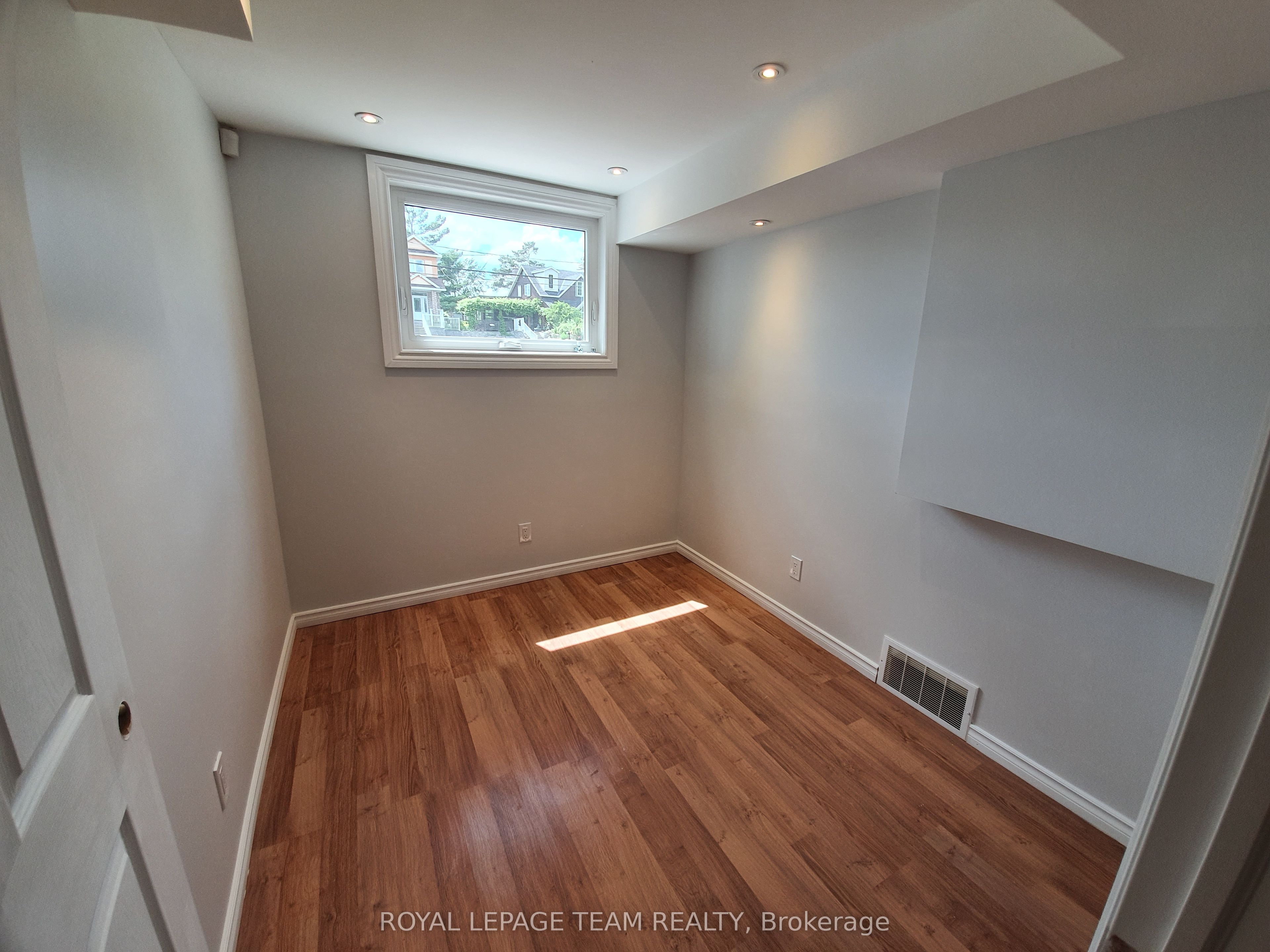 1015 Pinecrest Road Property Photo 16