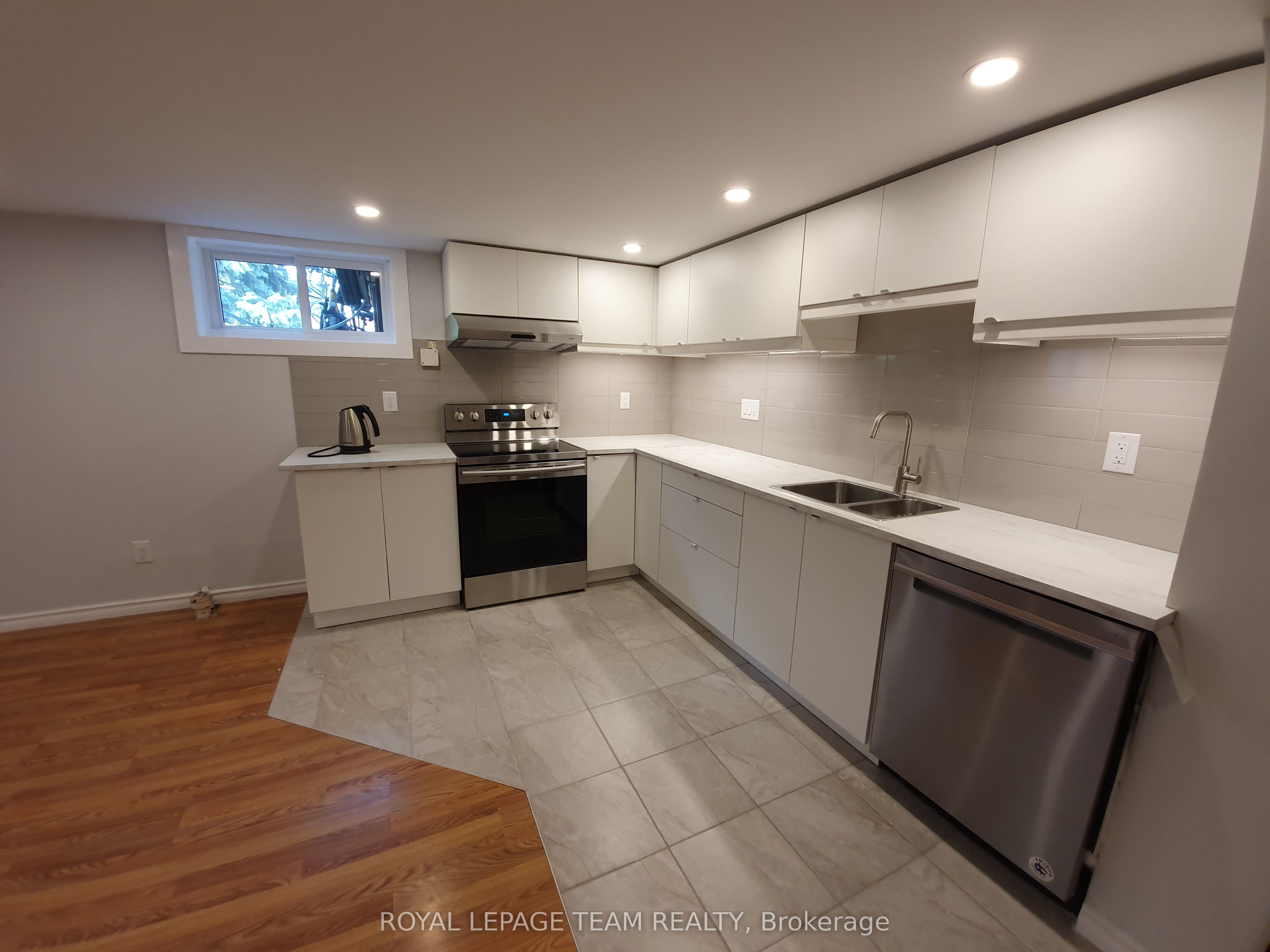 1015 Pinecrest Road Property Photo 23