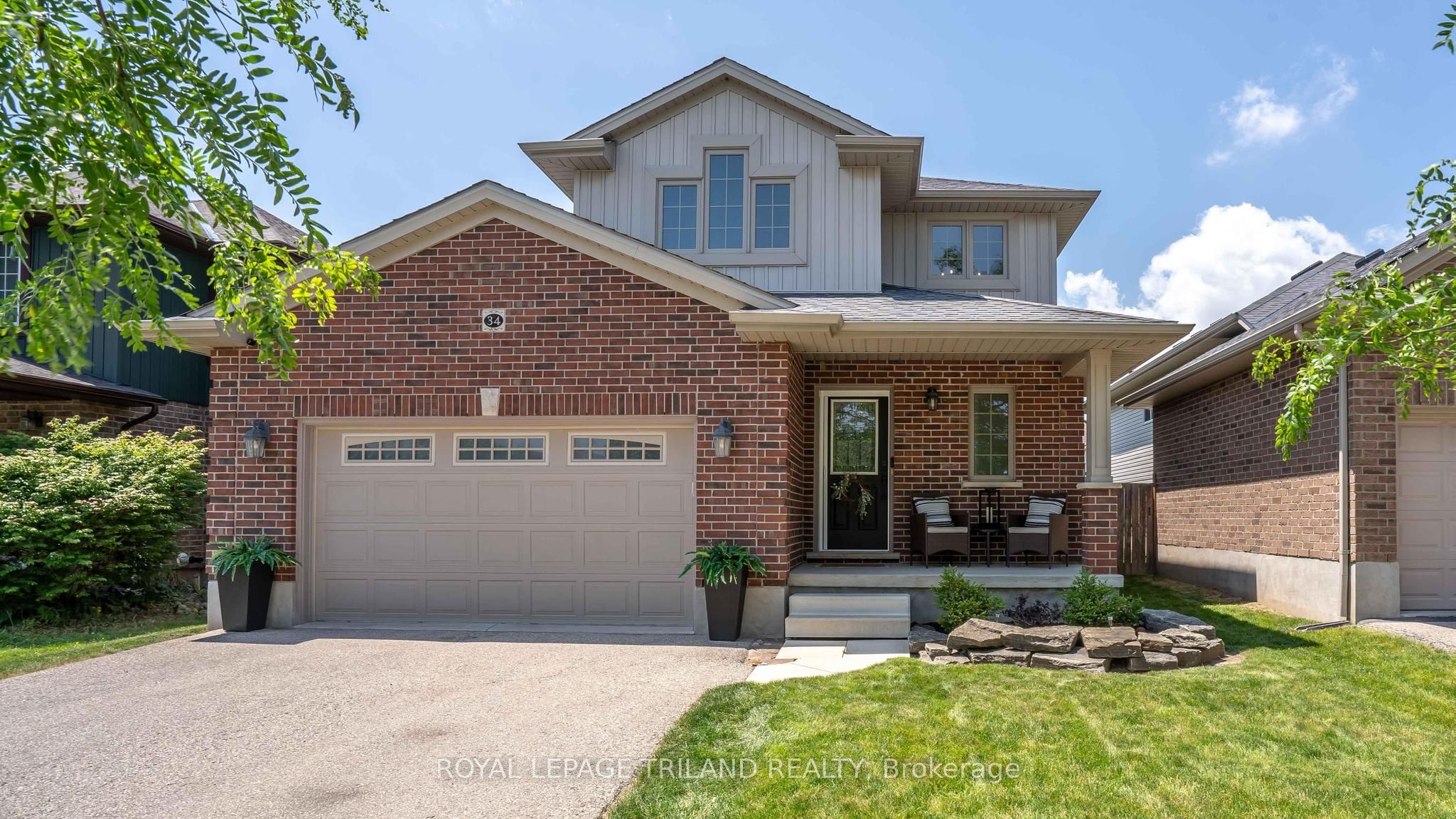 34 PINE VALLEY Drive Property Photo 1