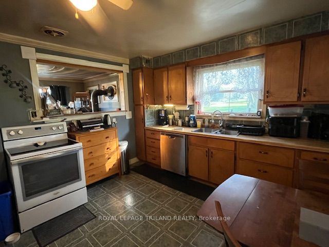 24909 Queens Line Property Photo 9