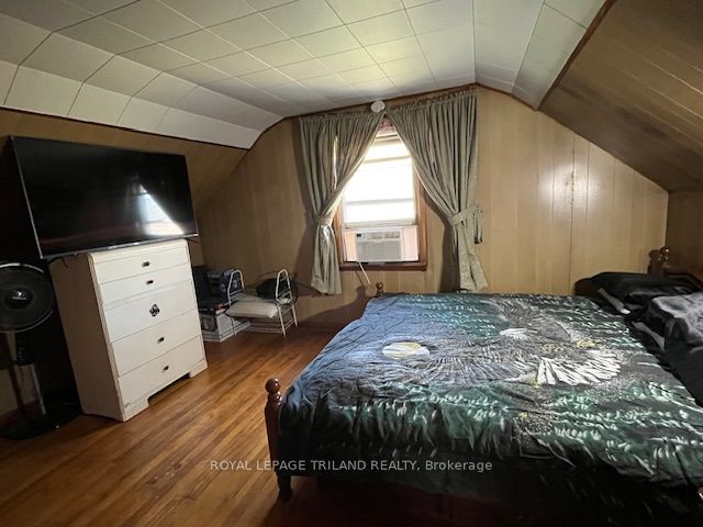 24909 Queens Line Property Photo 10