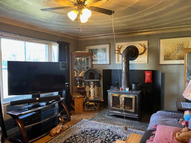 24909 Queens Line Property Photo 11