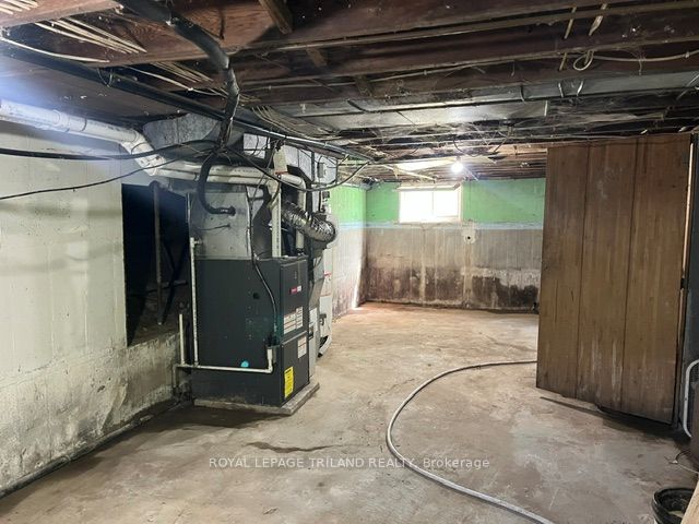 24909 Queens Line Property Photo 16