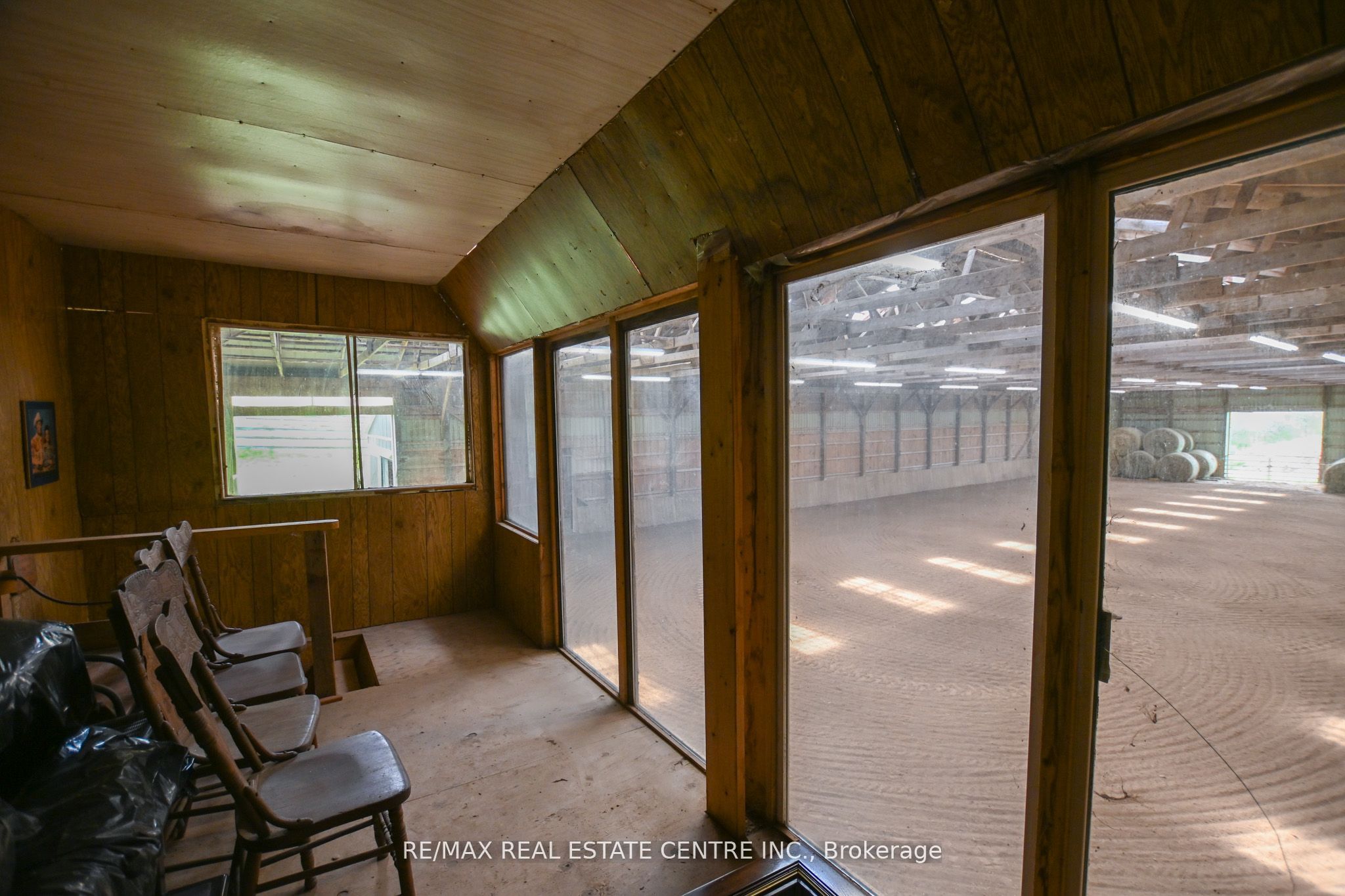 5192 Third Line Property Photo 6