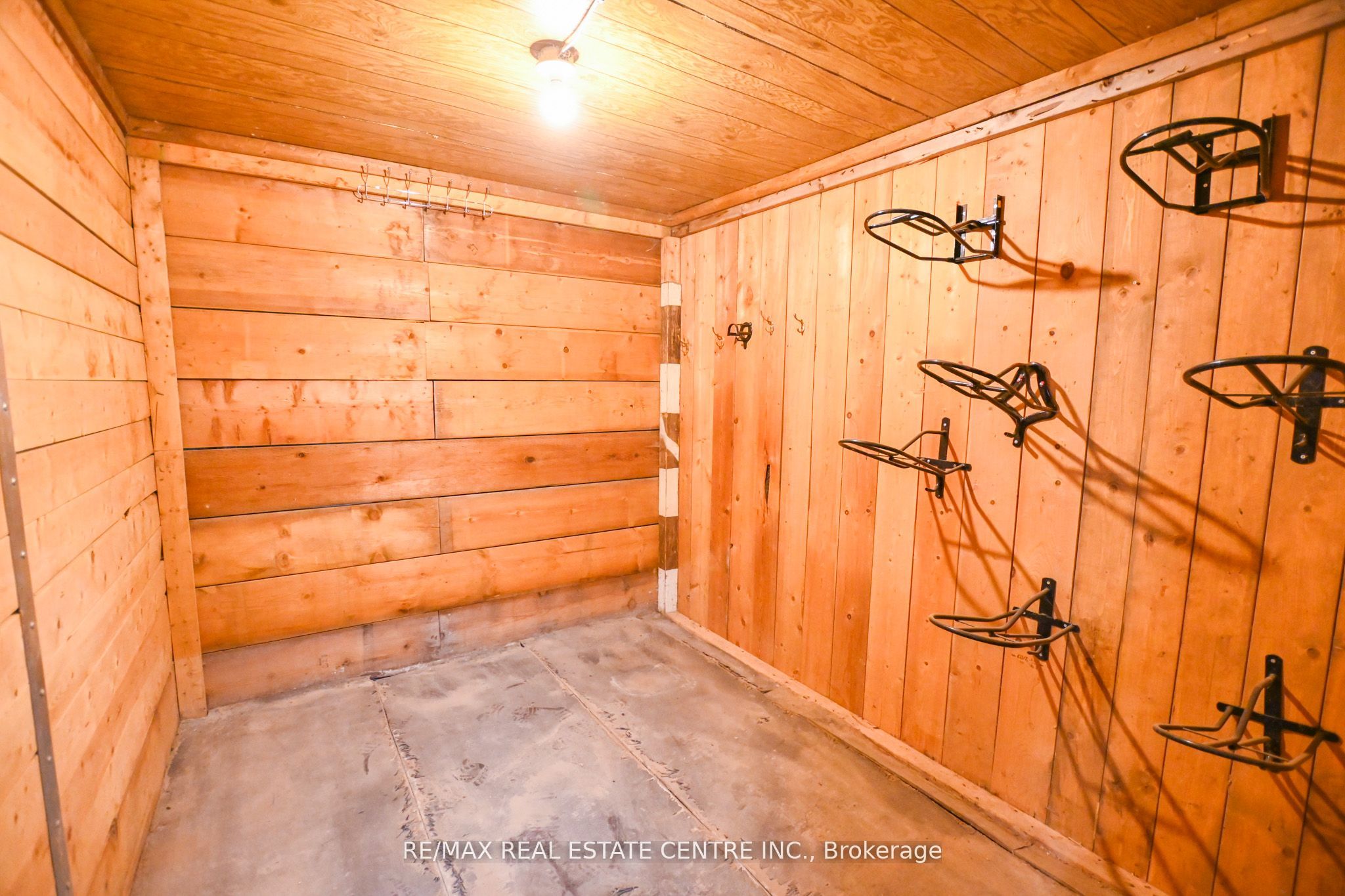 5192 Third Line Property Photo 9