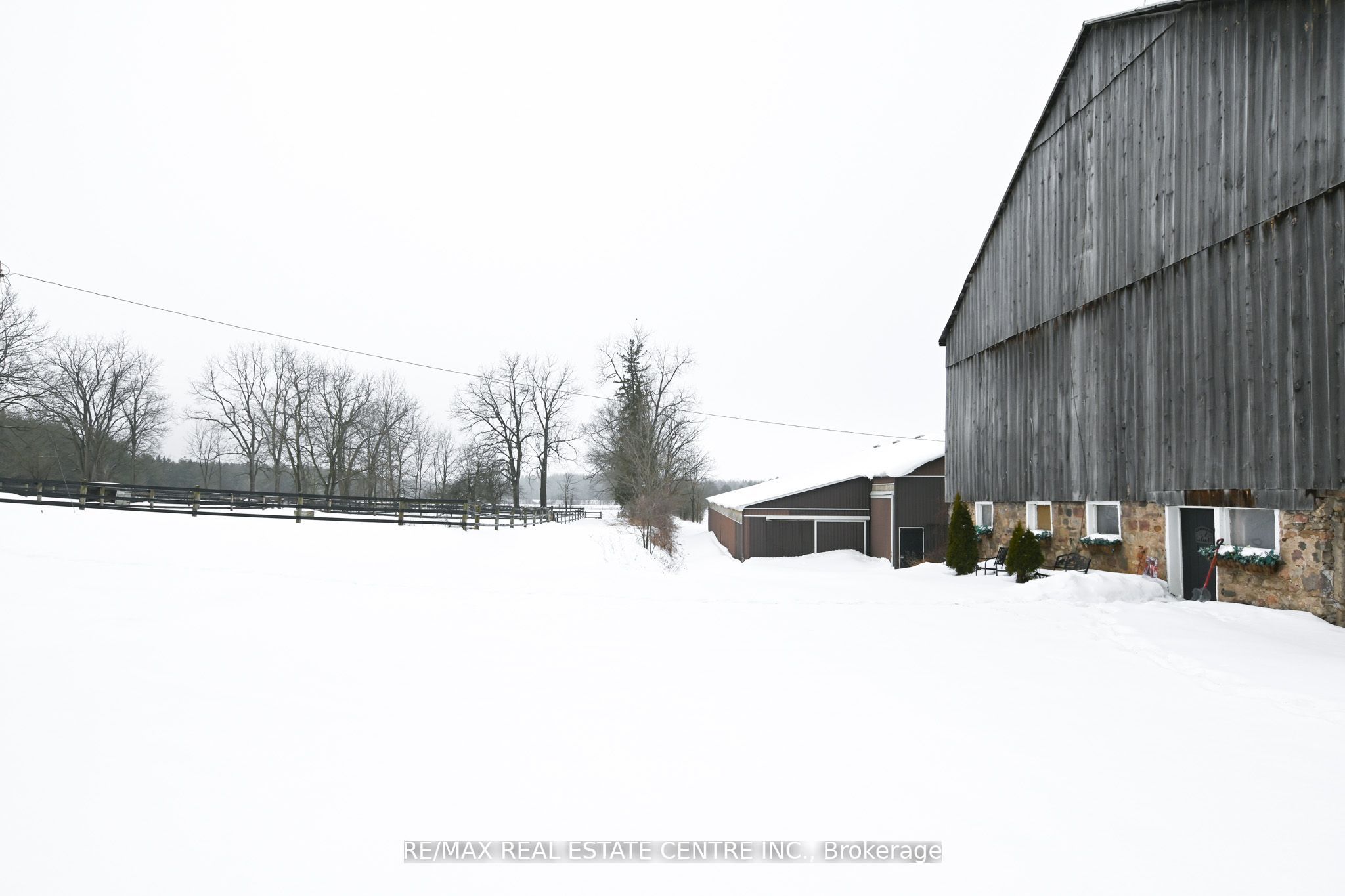 5192 Third Line Property Photo 12