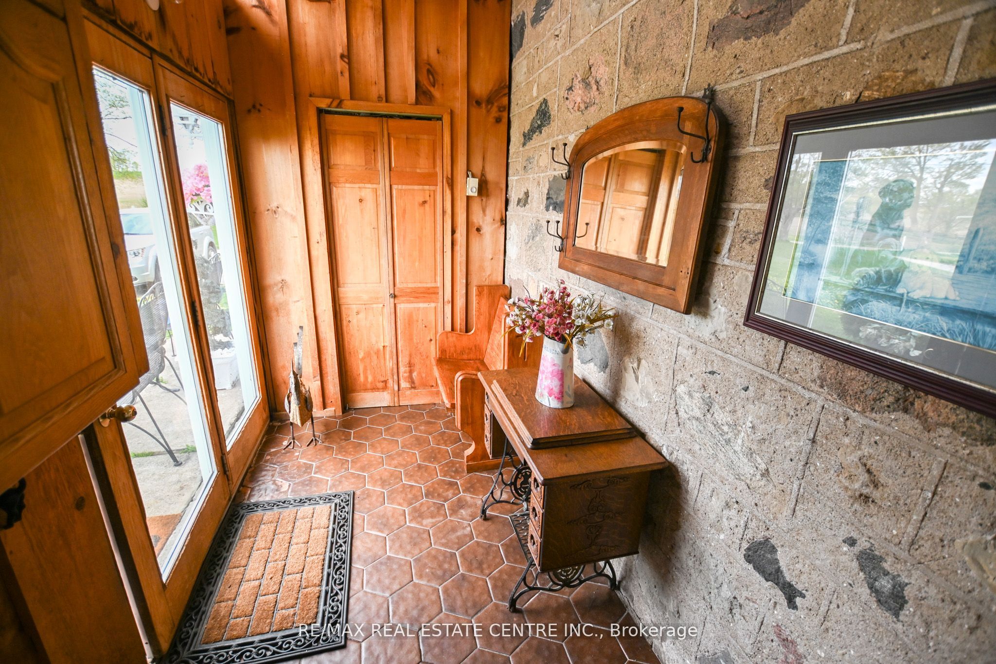 5192 Third Line Property Photo 27