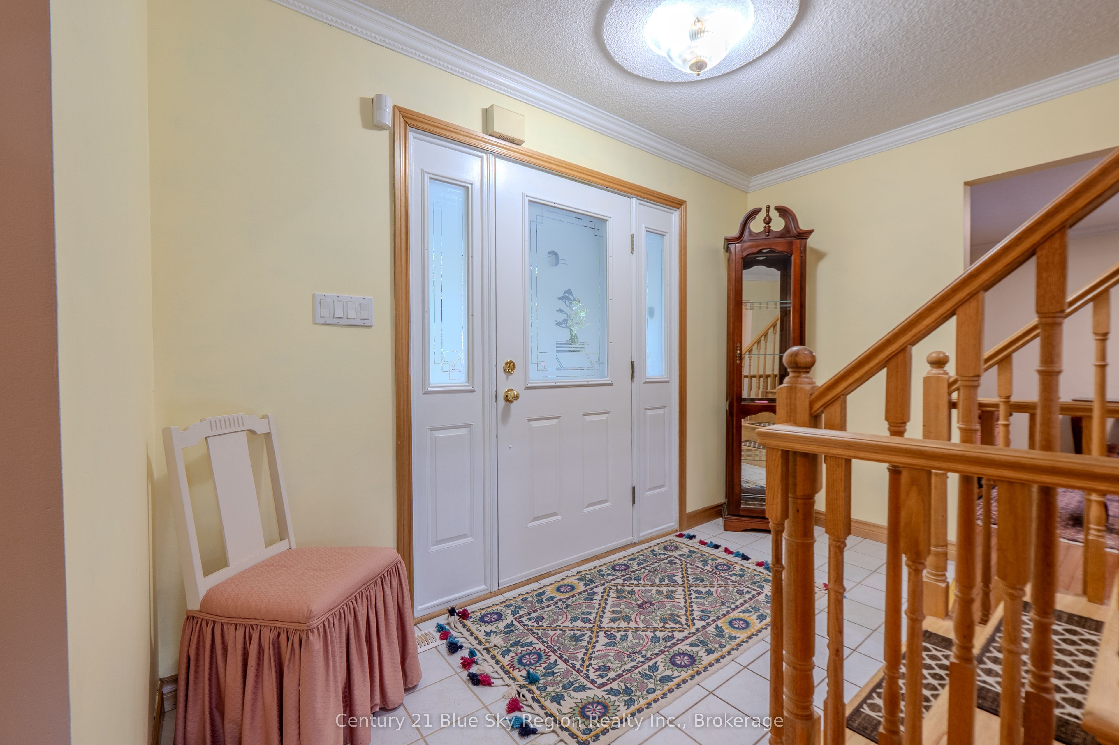 310 Pinecreek Crescent N Property Photo 15