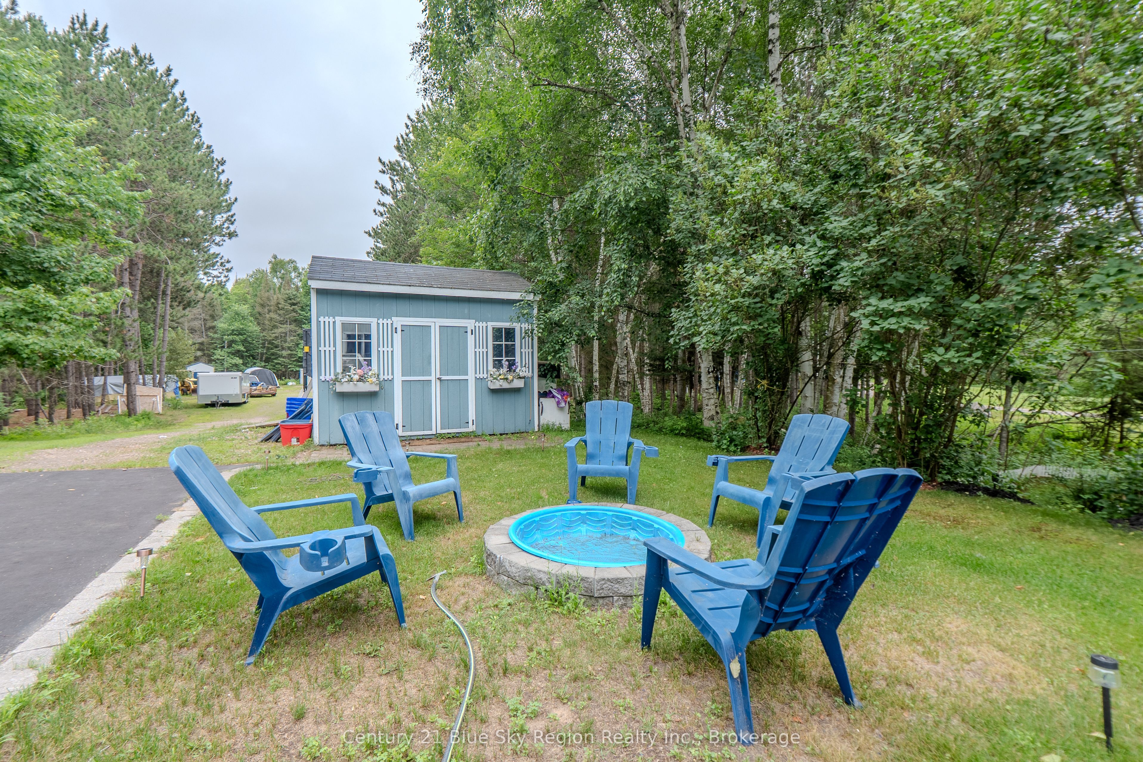 310 Pinecreek Crescent N Property Photo 45