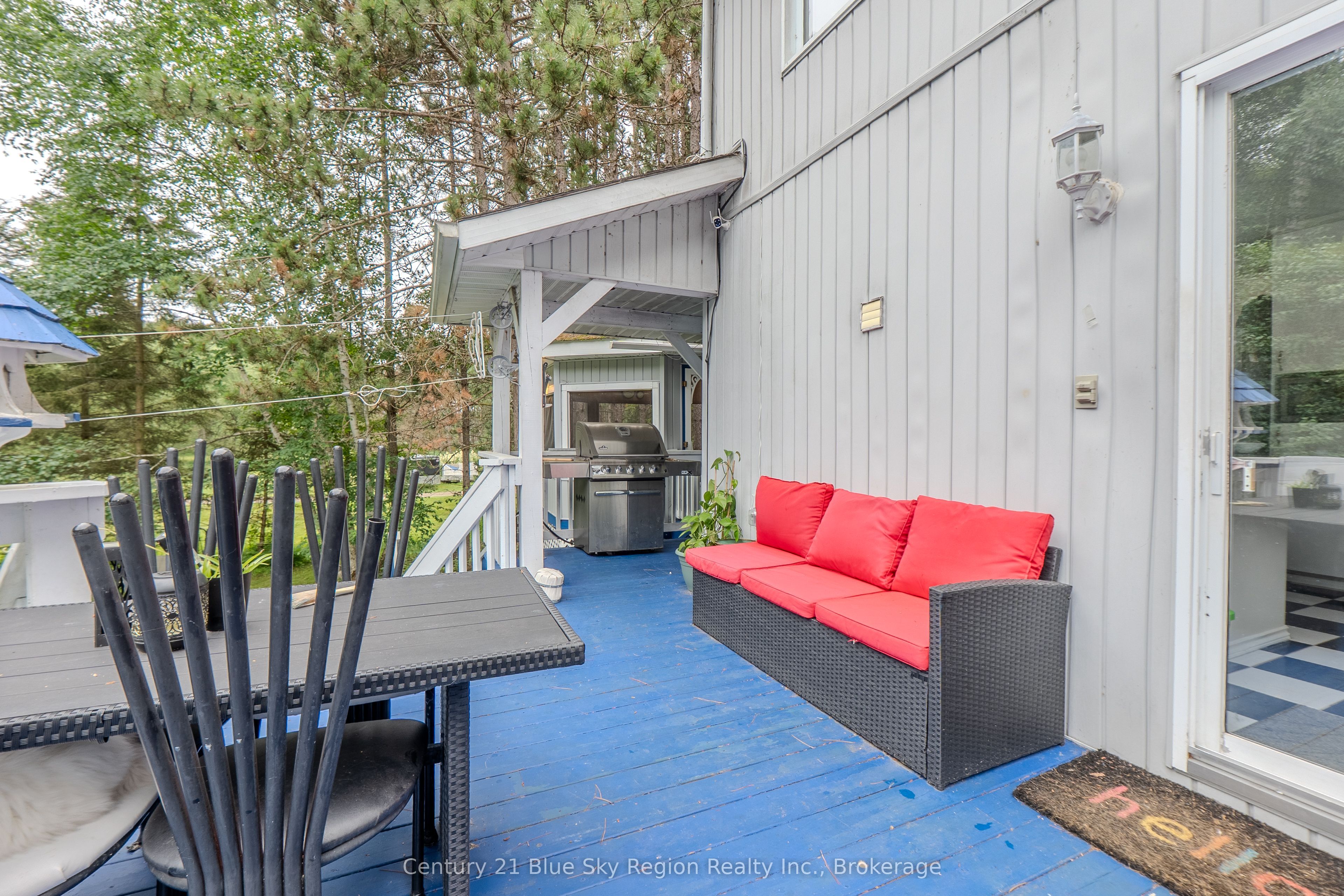 310 Pinecreek Crescent N Property Photo 46