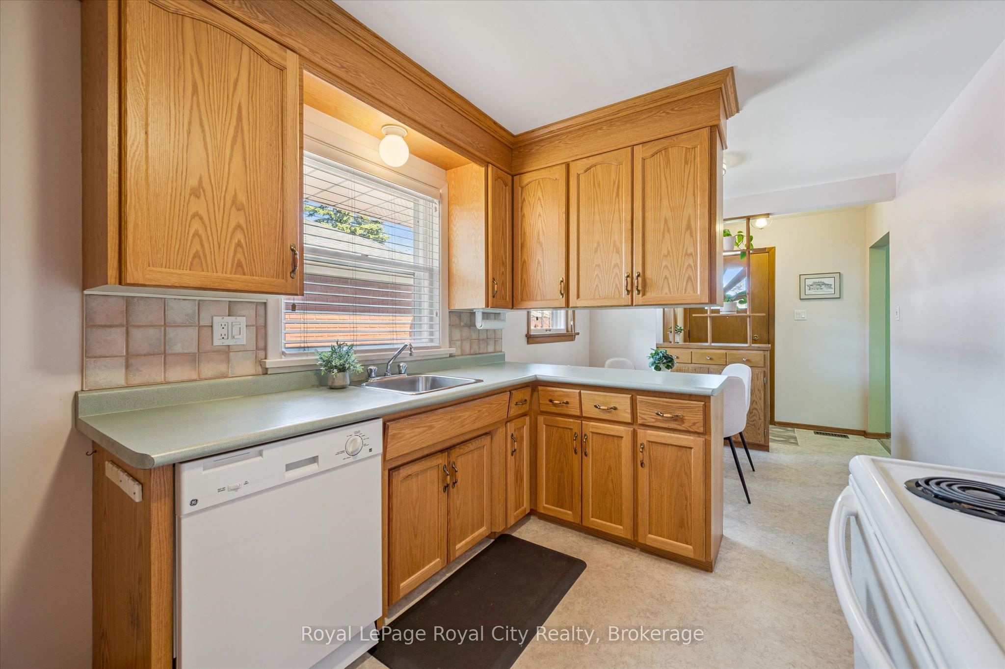 10 Paul Avenue Property Photo 12