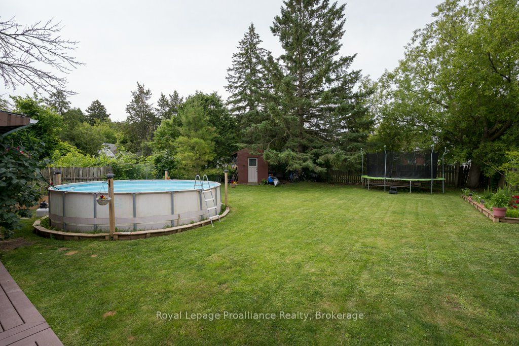92 Wallbridge Crescent Property Photo 5