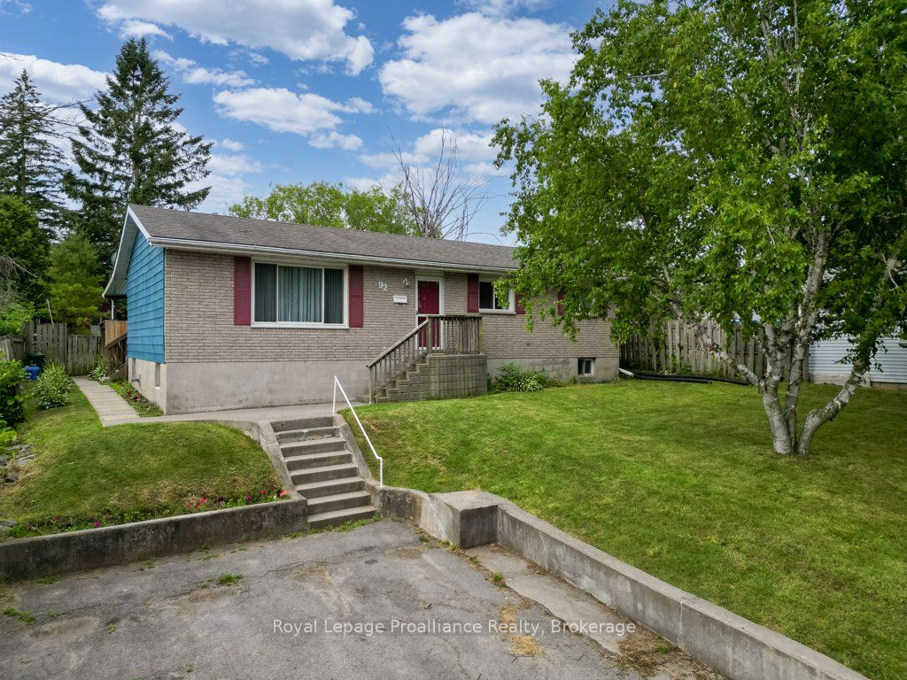 92 Wallbridge Crescent Property Photo 6