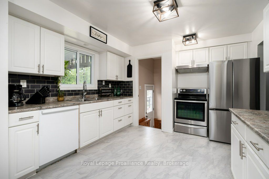 92 Wallbridge Crescent Property Photo 14