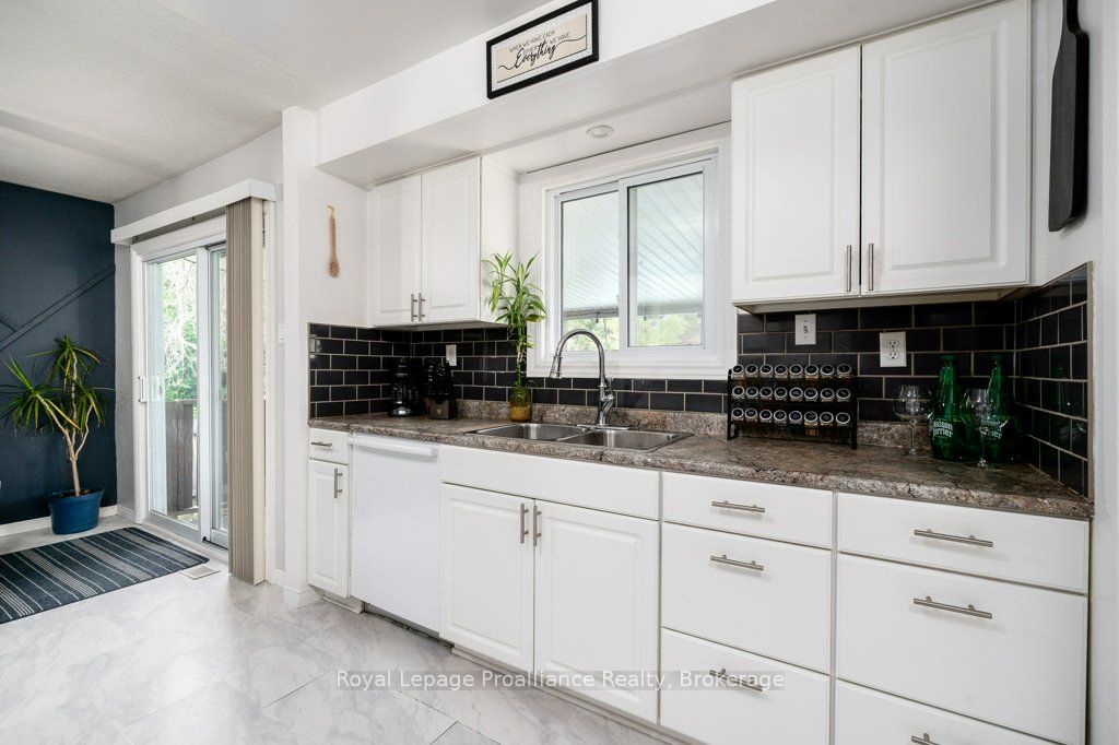 92 Wallbridge Crescent Property Photo 18