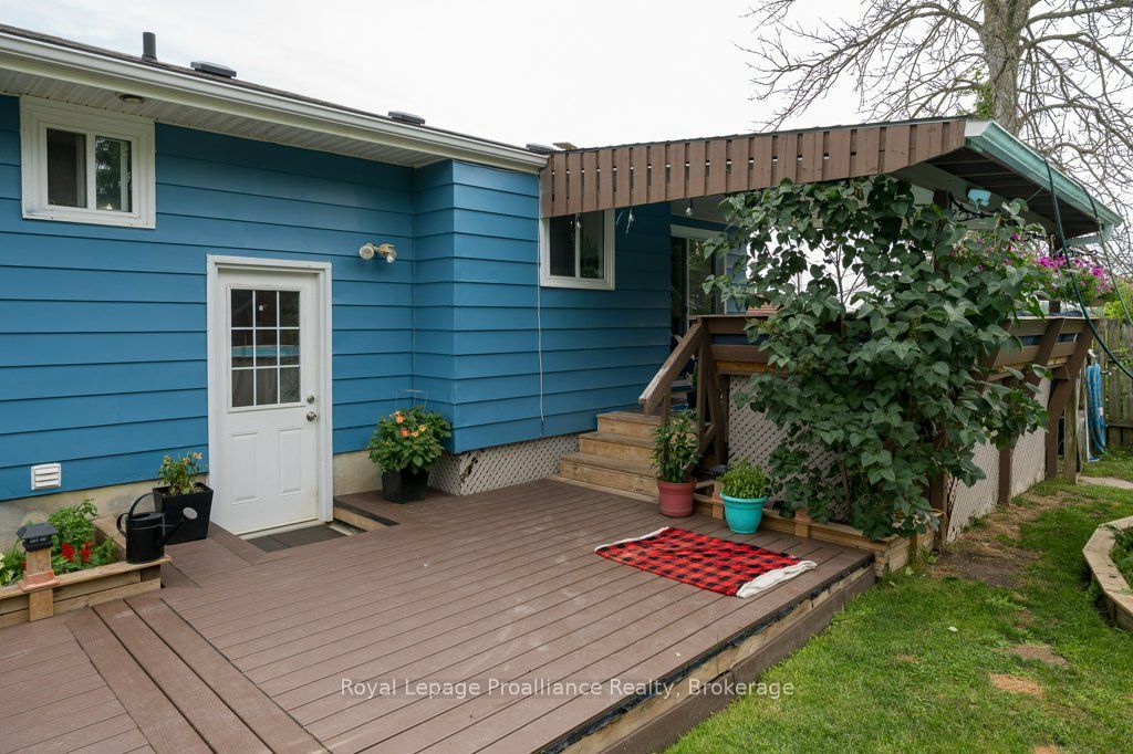 92 Wallbridge Crescent Property Photo 37