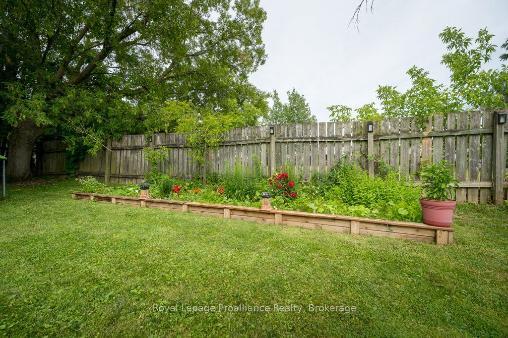 92 Wallbridge Crescent Property Photo 40