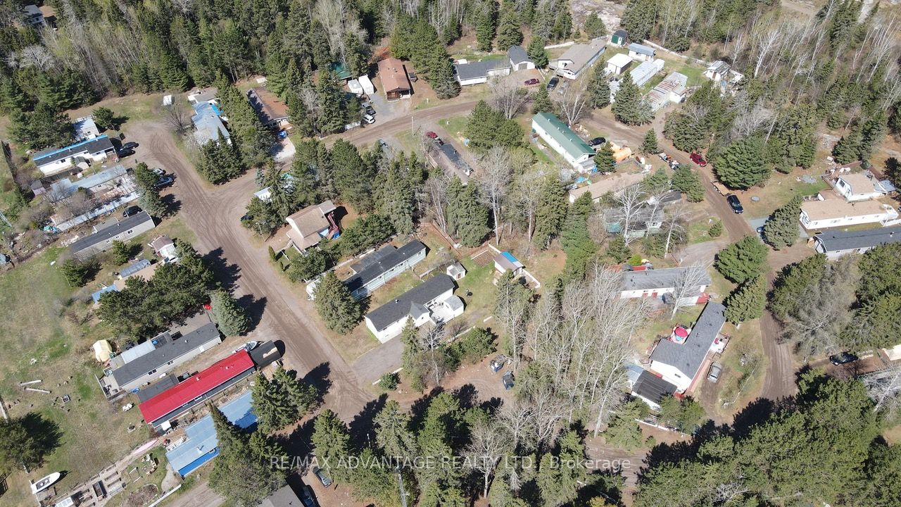 1594 Lakeshore Drive N Property Photo 4