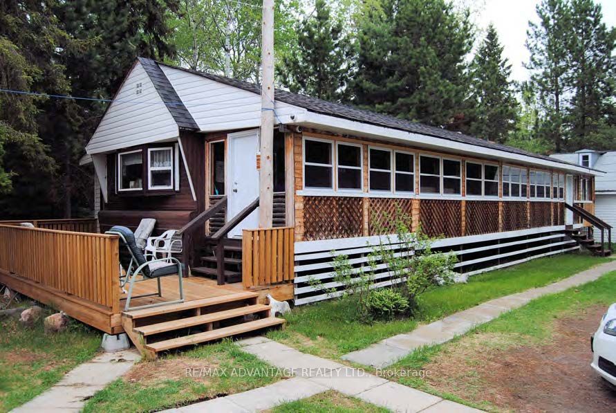 1594 Lakeshore Drive N Property Photo 12