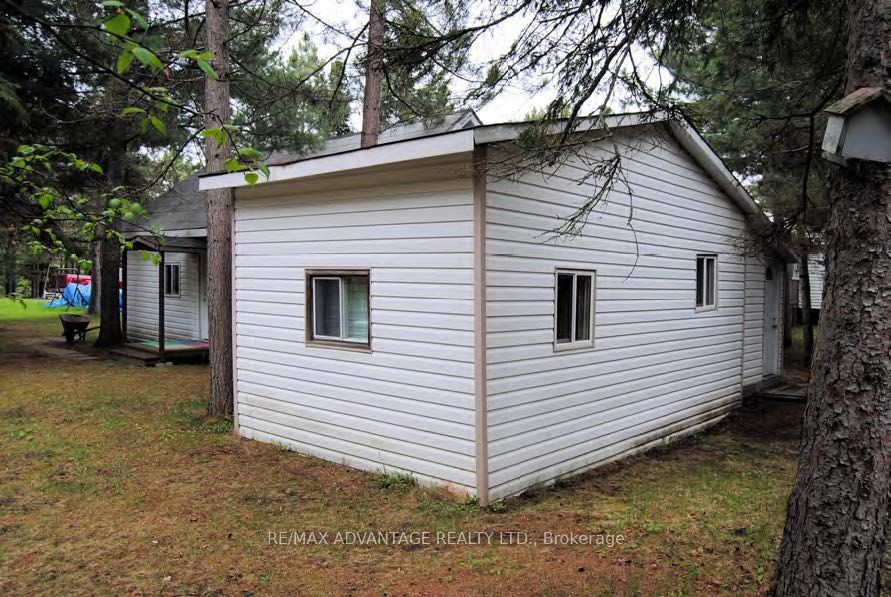 1594 Lakeshore Drive N Property Photo 16