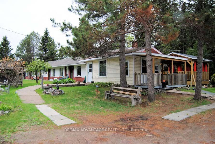 1594 Lakeshore Drive N Property Photo 3