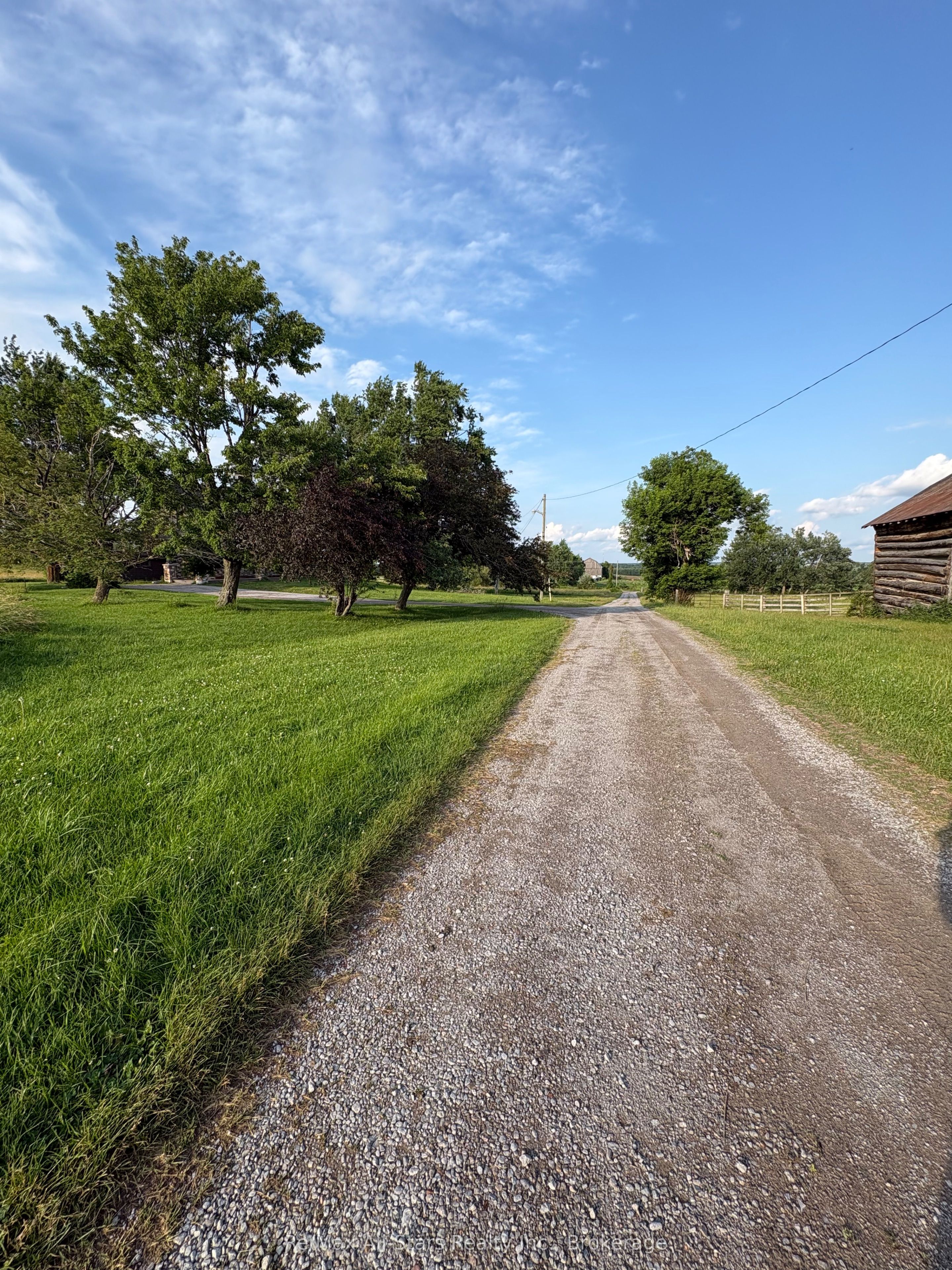 1185 Killarney Bay Road Property Photo 2
