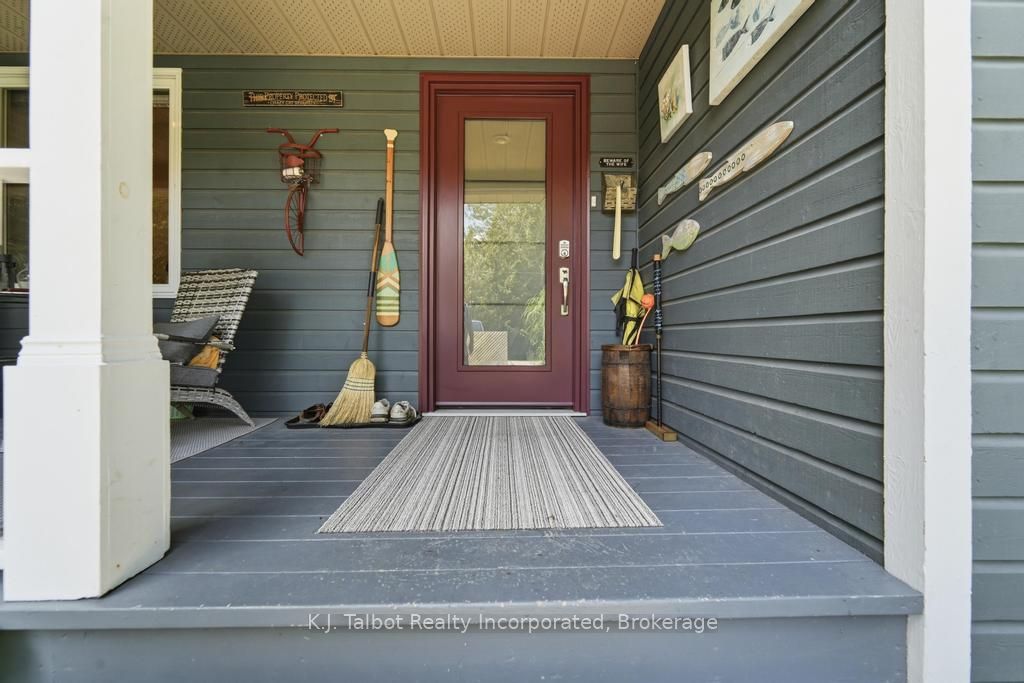6 David Street E Property Photo 3