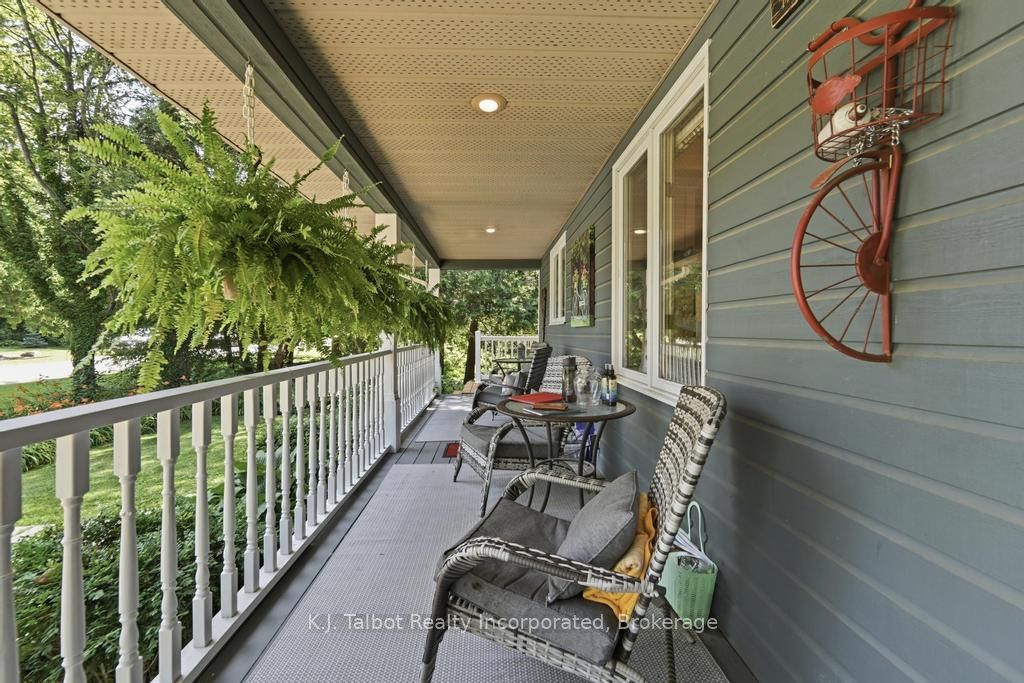 6 David Street E Property Photo 4