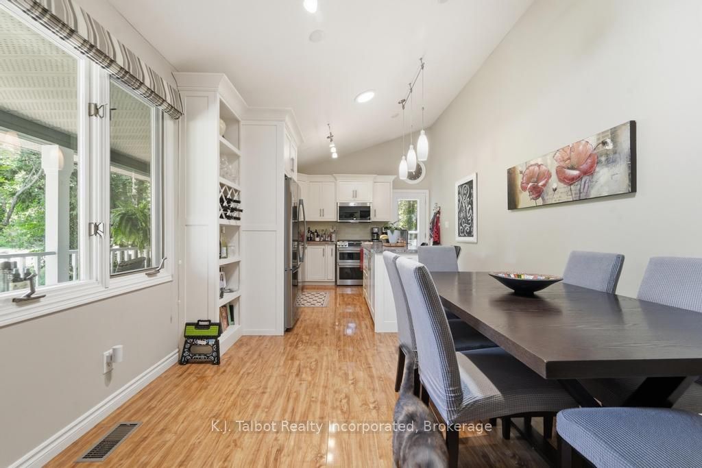 6 David Street E Property Photo 12