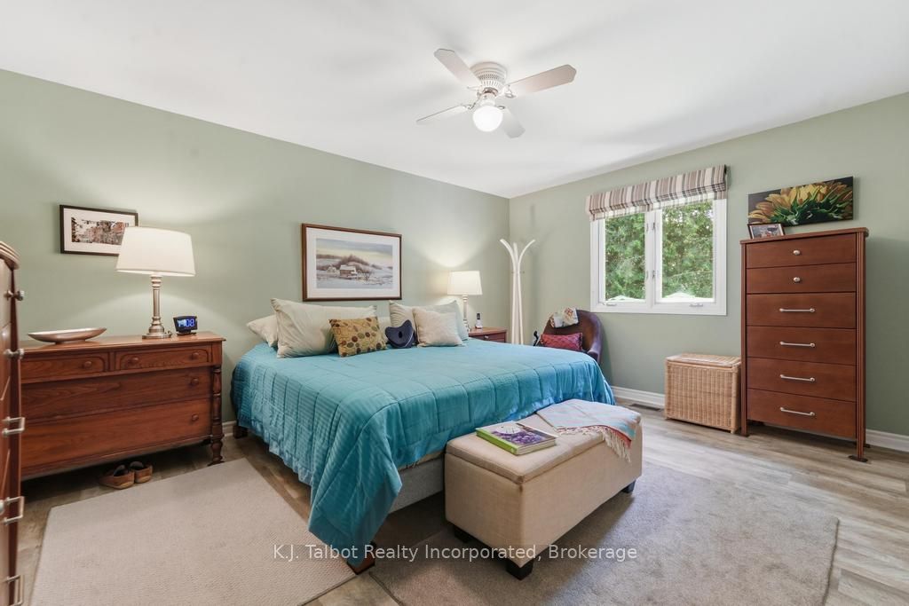 6 David Street E Property Photo 24