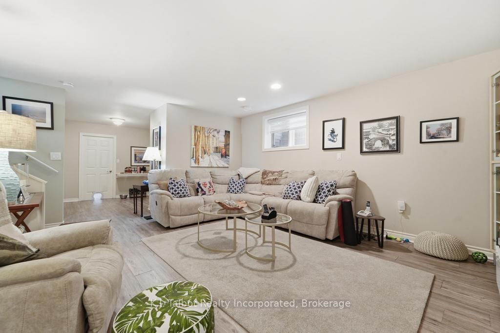 6 David Street E Property Photo 29