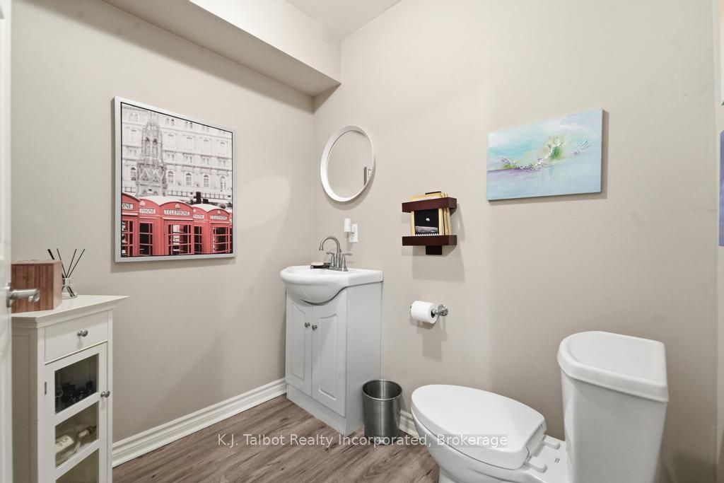 6 David Street E Property Photo 33