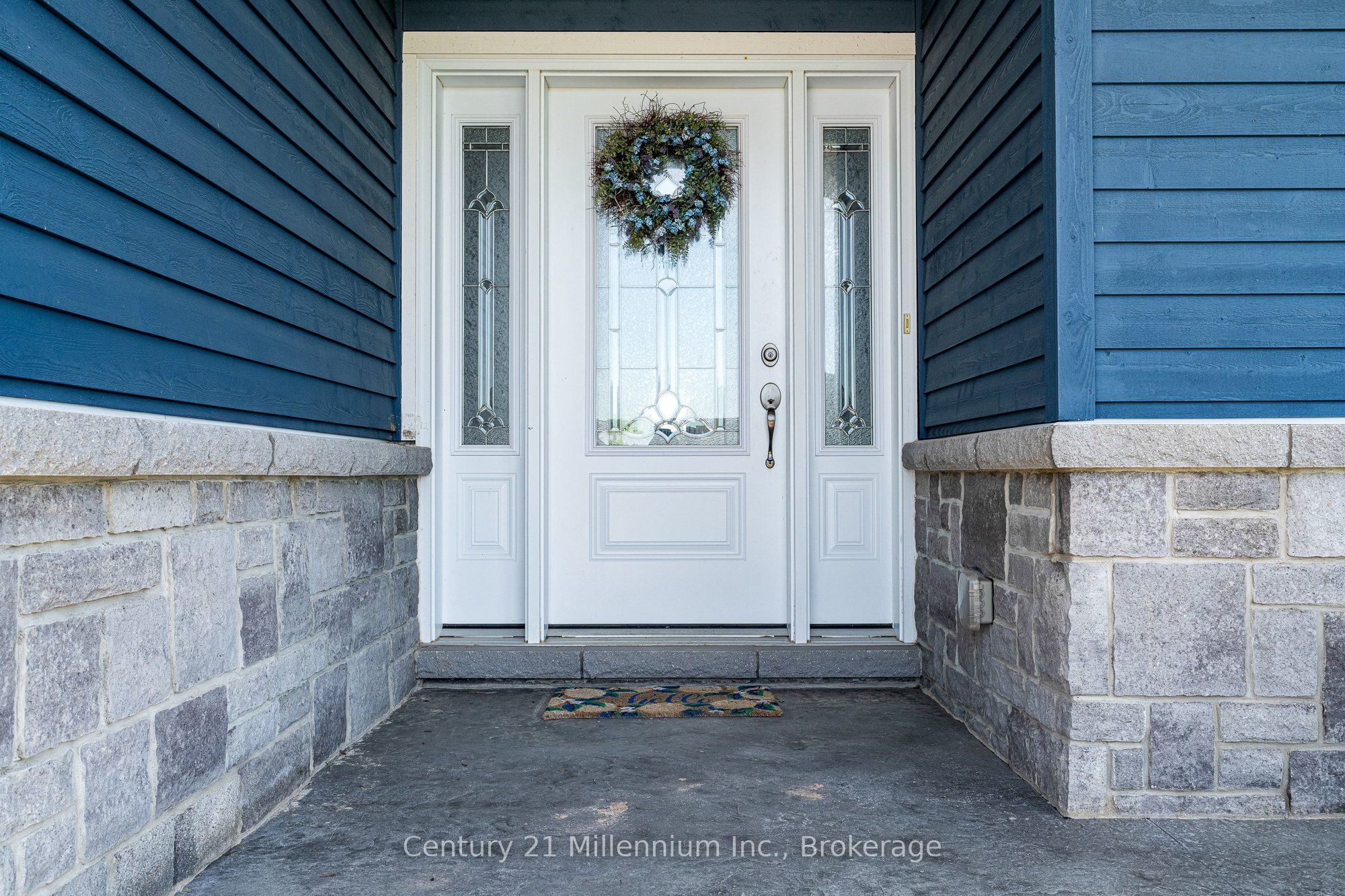 176 Cobble Beach Drive Property Photo 4