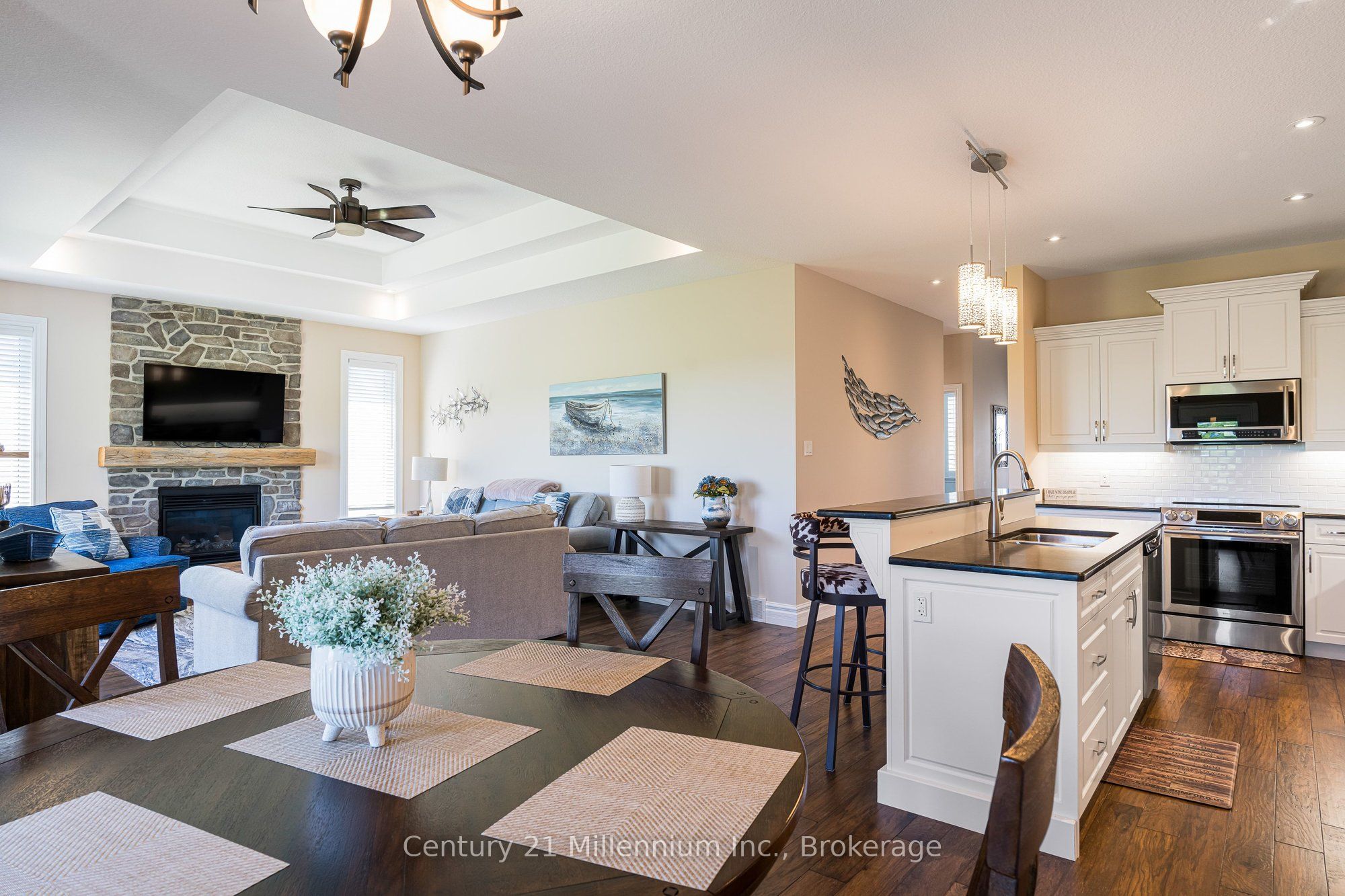 176 Cobble Beach Drive Property Photo 12