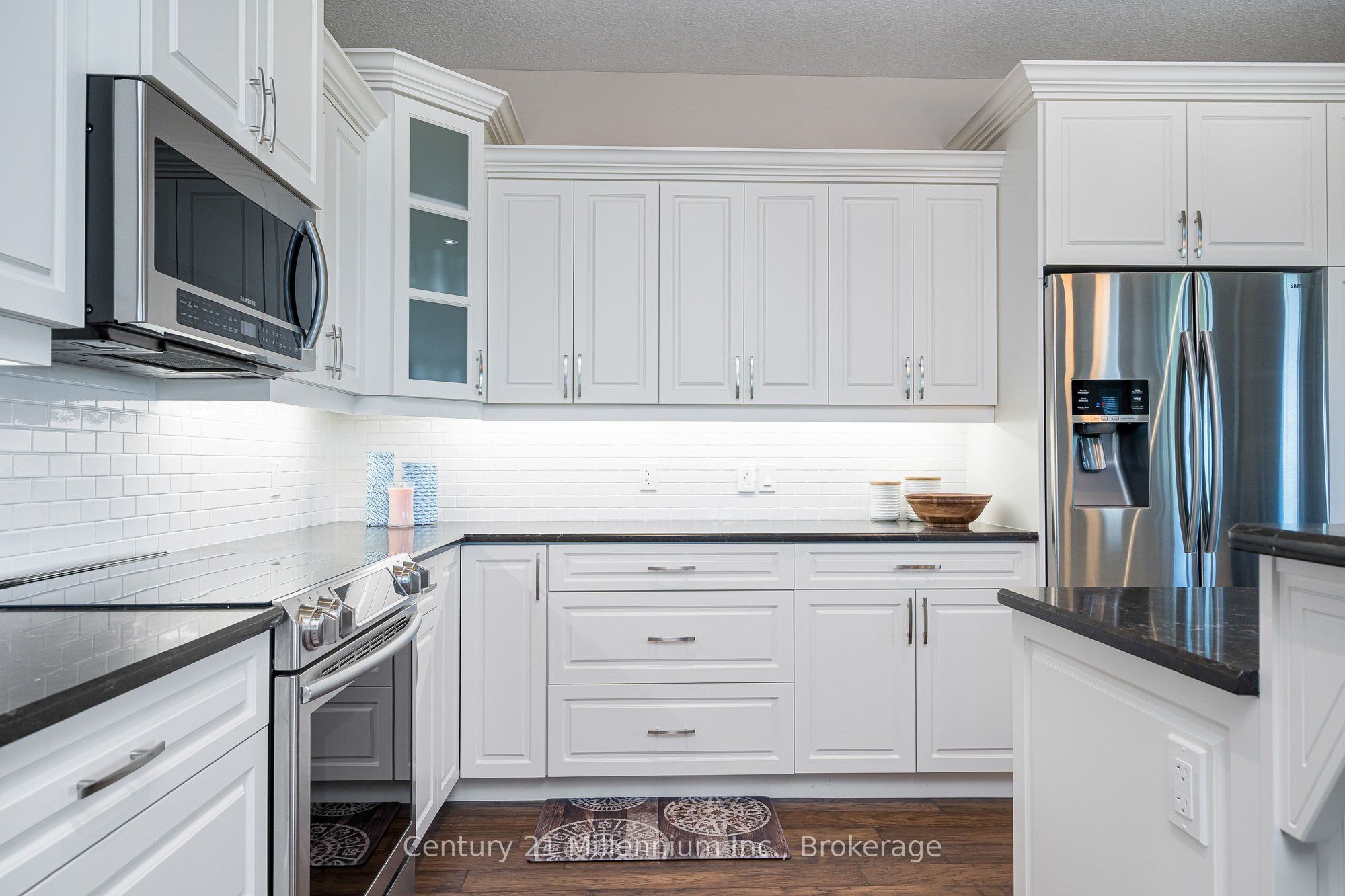 176 Cobble Beach Drive Property Photo 15