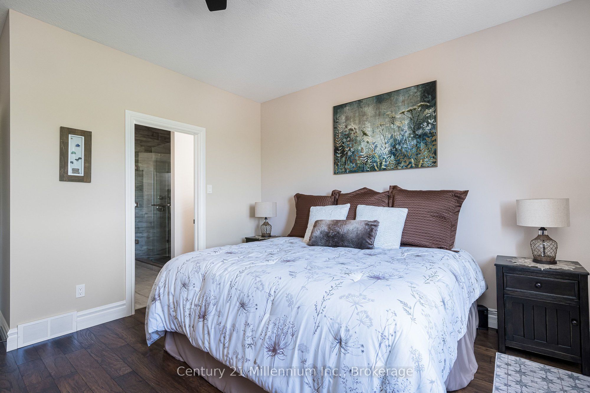 176 Cobble Beach Drive Property Photo 23