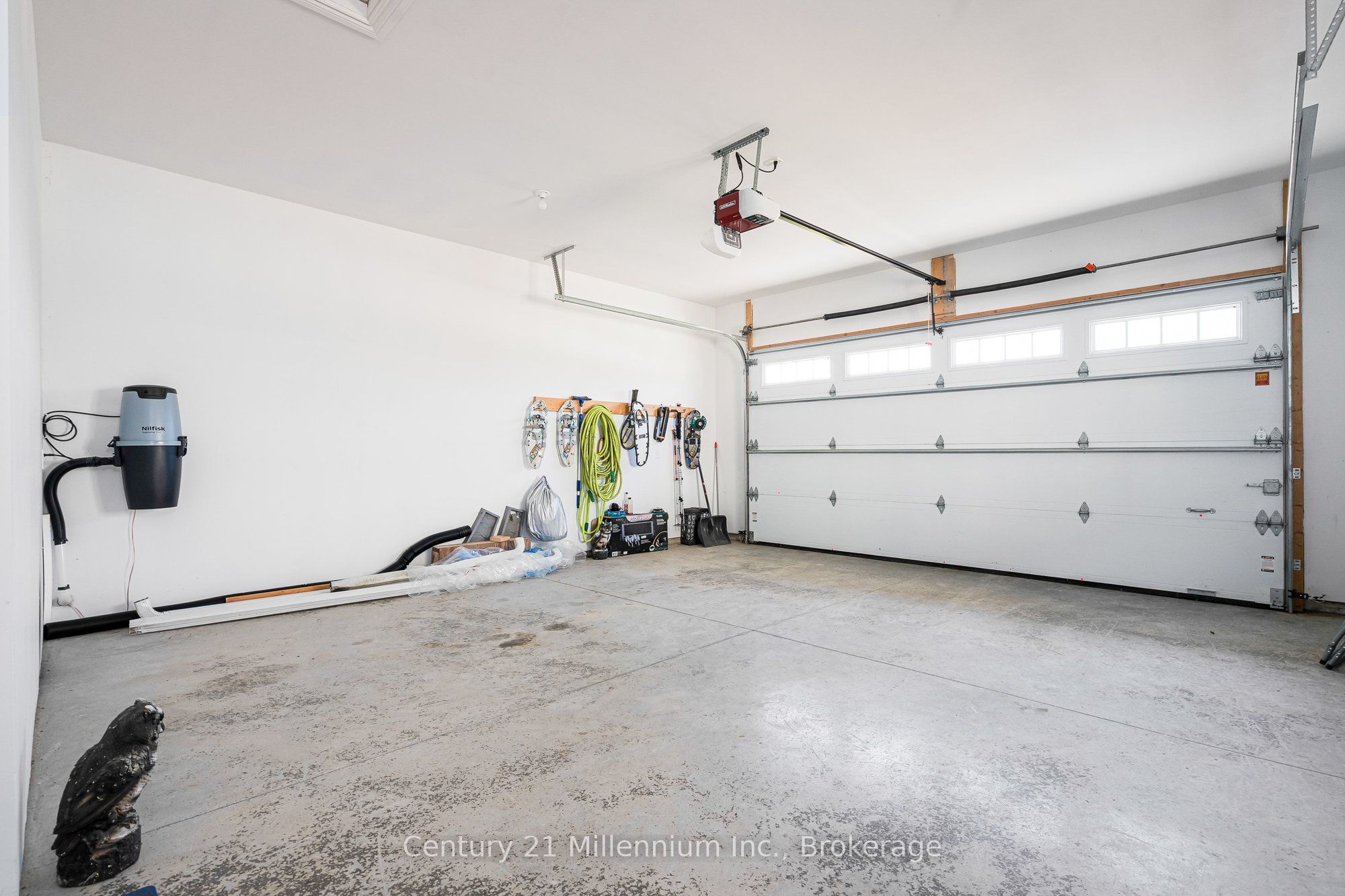 176 Cobble Beach Drive Property Photo 27