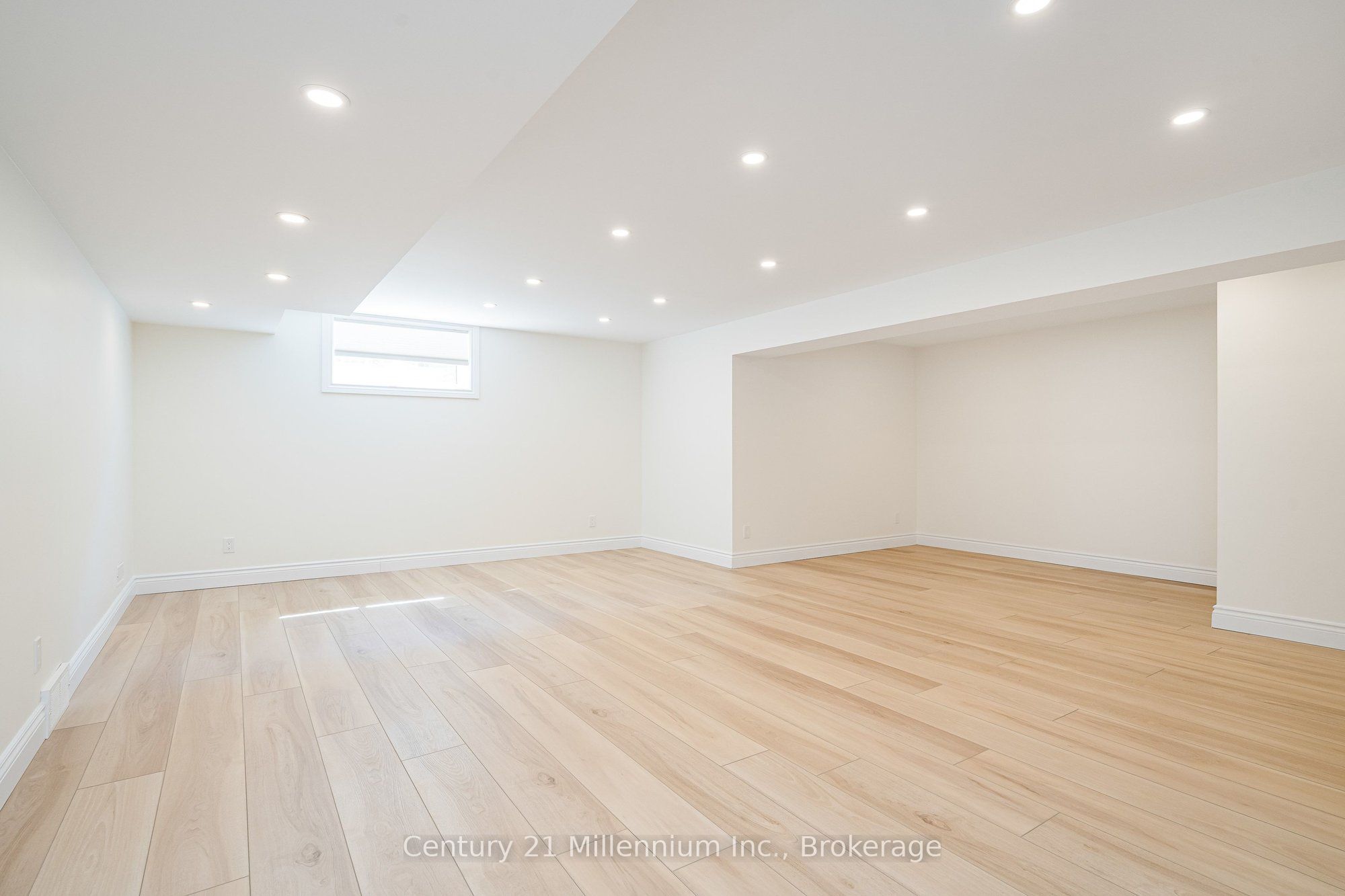 176 Cobble Beach Drive Property Photo 28