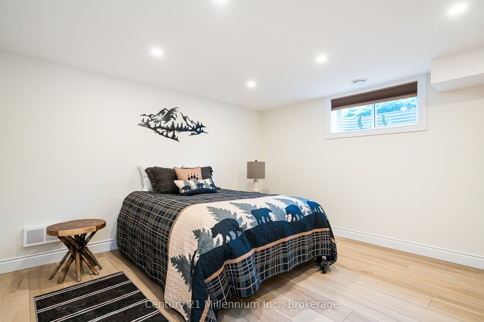 176 Cobble Beach Drive Property Photo 32