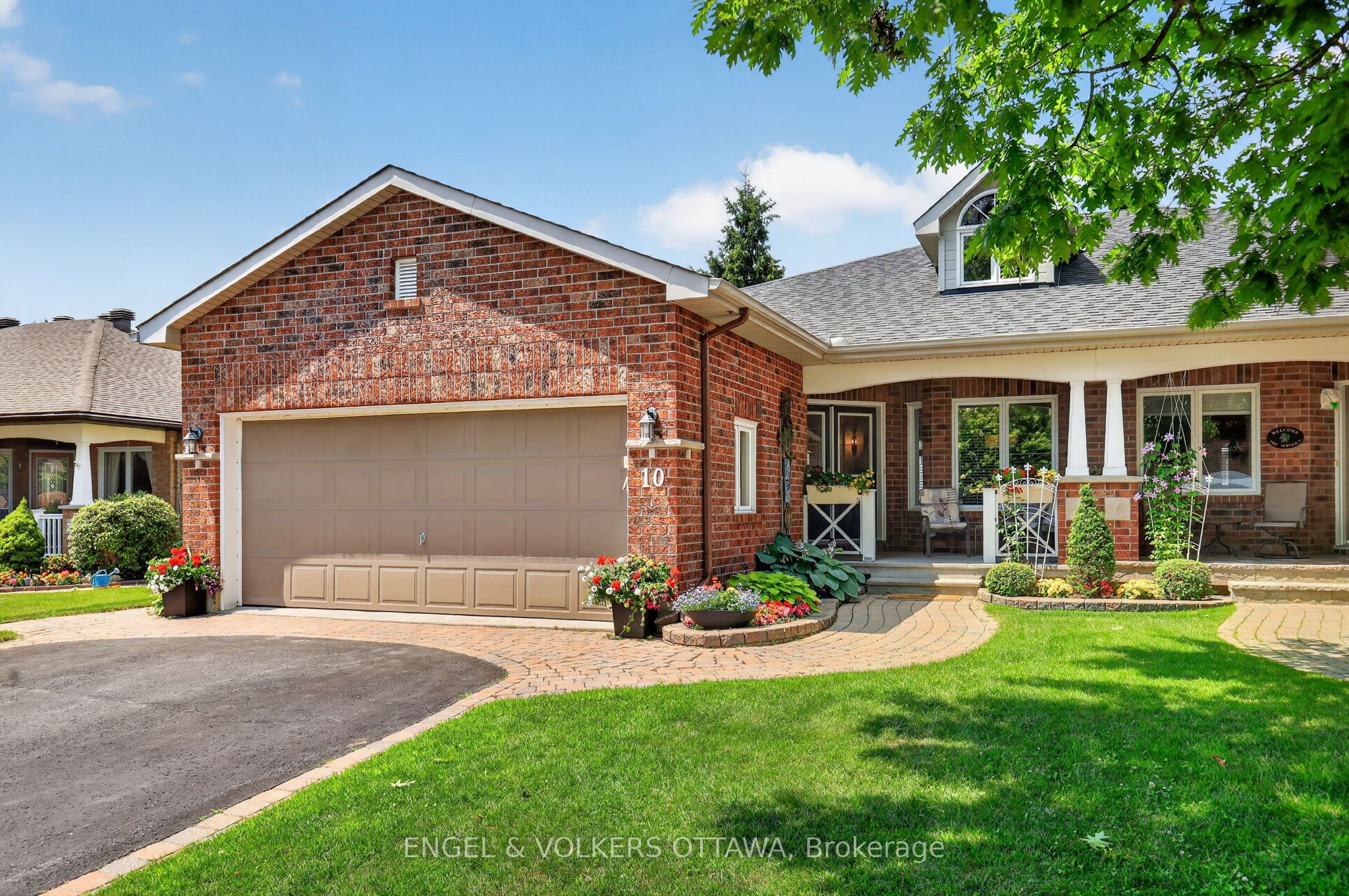 10 Waterthrush Crescent Property Photo 2